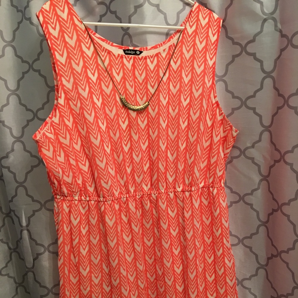 Cute Chevron dress with built in necklace
